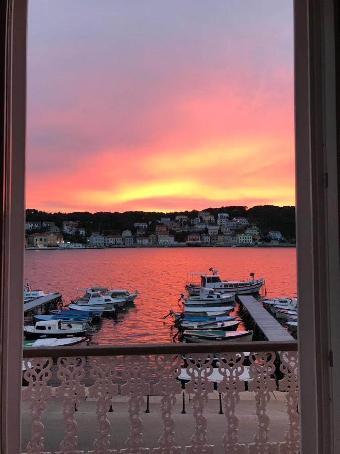 Vindobona Hotel Mali Lošinj Buitenkant foto