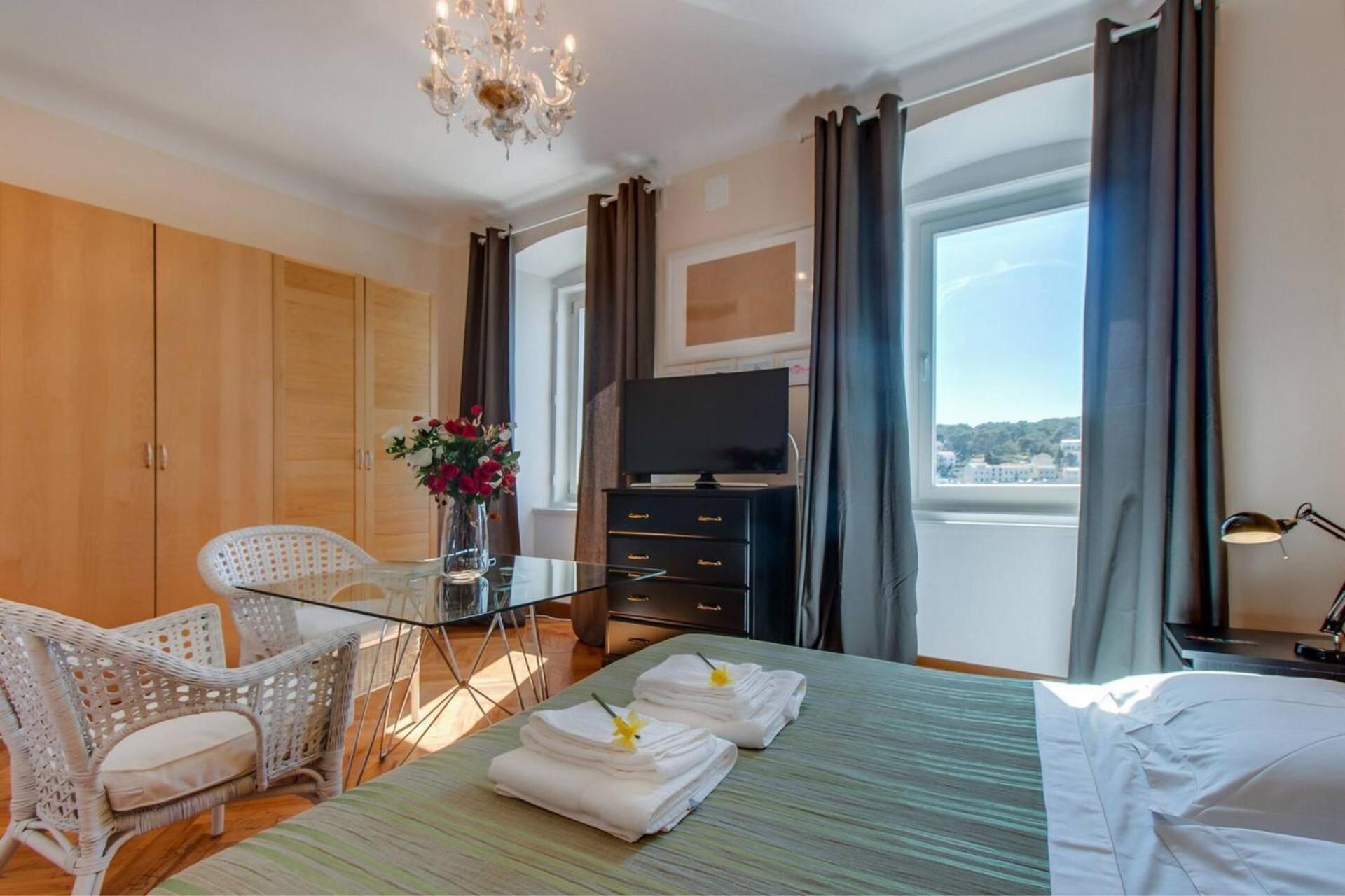 Vindobona Hotel Mali Lošinj Buitenkant foto
