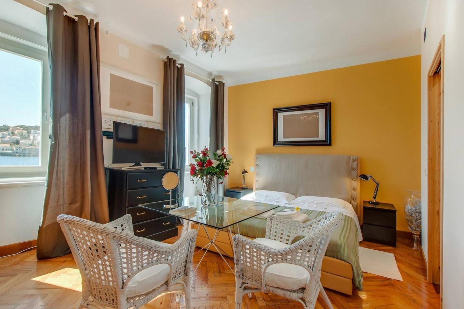 Vindobona Hotel Mali Lošinj Buitenkant foto