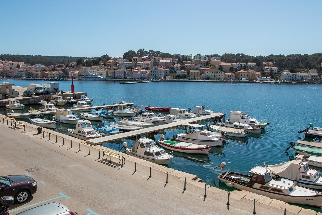 Vindobona Hotel Mali Lošinj Buitenkant foto