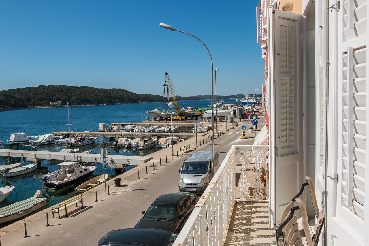 Vindobona Hotel Mali Lošinj Buitenkant foto